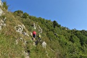 32 Croce di vetta in vista...sotto a chi tocca !